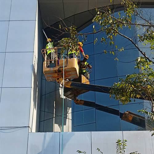 深圳玻璃幕墙清洗全城服务指南：覆盖福田、罗湖、南山、宝安、龙岗、龙华、坪山、光明、盐田、大鹏新区