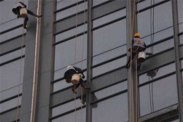深圳高空玻璃幕墙清洗服务｜覆盖全市10区74个街道一站式专业清洁