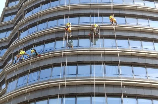 深圳清洗玻璃幕墙 大厦 医院外墙清洁 盐田外墙清洗