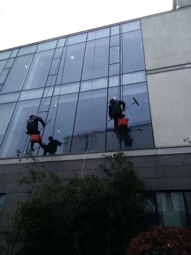 深圳龙华附近外墙清洗 铝塑板外墙清洗