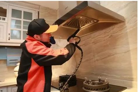 深圳龙华新居室内开荒保洁 厨房重油污清理 外墙清洗