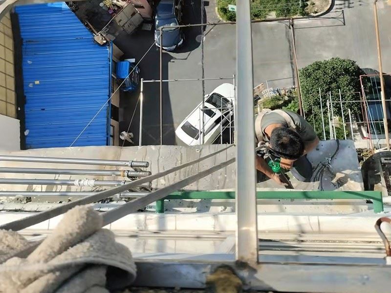 深圳外墙补漏公司 宝安滢水山庄伸缩缝补漏